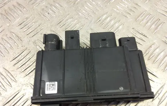 BMW X1 F48 F49 Power management control unit 8647841