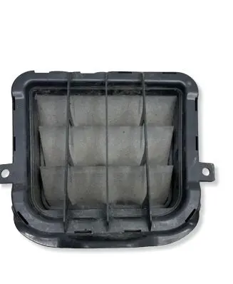 Audi A5 Sportback 8TA Quarter panel pressure vent 8K0819181B