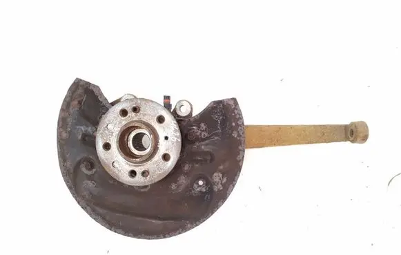 Front wheel hub