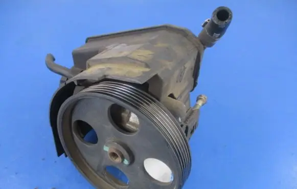 Citroen Xsara Picasso Power steering pump 9632252880