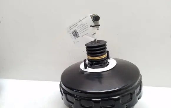 Mercedes-Benz CLS C218 X218 Brake booster A2124303330