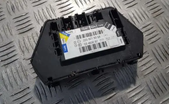 Mercedes-Benz S W220 Door control unit/module 2208215058 03463097