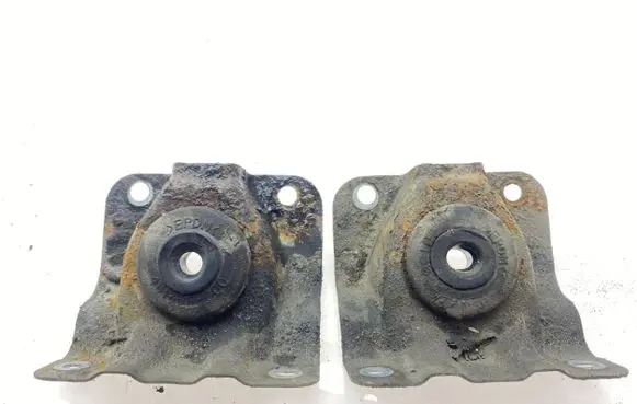 Subaru Legacy Radiator mount bracket 45135FE000