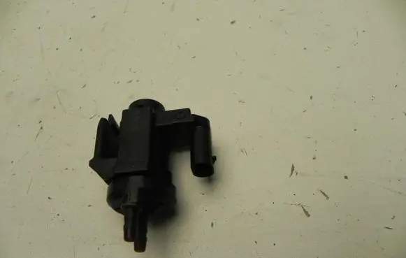 BMW 2 F46 Turbo solenoid valve 7047850 VD8376