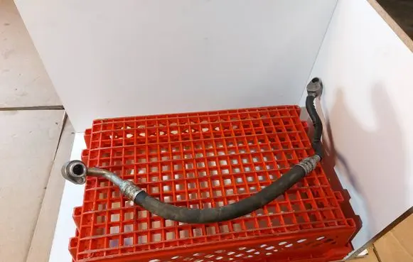 Audi A8 S8 D3 4E Air conditioning (A/C) pipe/hose 4E0260707Am
