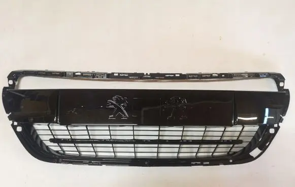 Peugeot 208 Front bumper lower grill