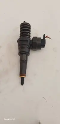Volkswagen Sharan Fuel injector 038130073H