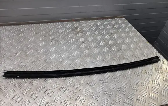 Audi A4 S4 B9 Rubber seal front door window/glass 8W0837479