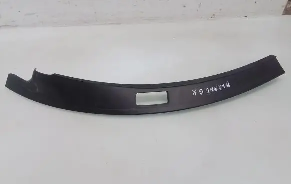 Nissan Murano Z50 Rear/tail light trim molding 22063698