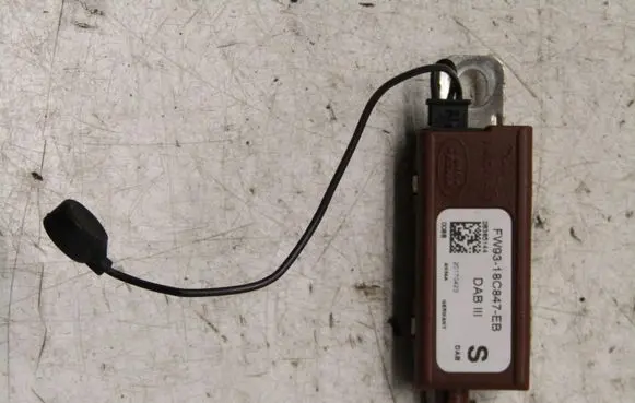 Jaguar XE Antenna control unit FW9318C847EB