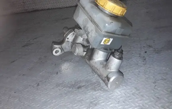 Subaru Forester SH Master brake cylinder 