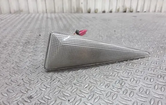Renault Megane II Front fender indicator light 82000271516