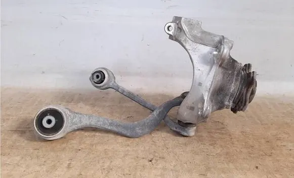 BMW X3 G01 Front wheel hub spindle knuckle 6882596 6884886 31216882596