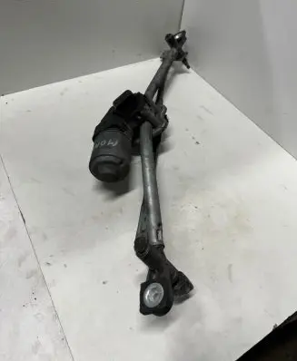 Ford Mondeo Mk III Wiper motor 1S7117508AD 06102043 0390241702