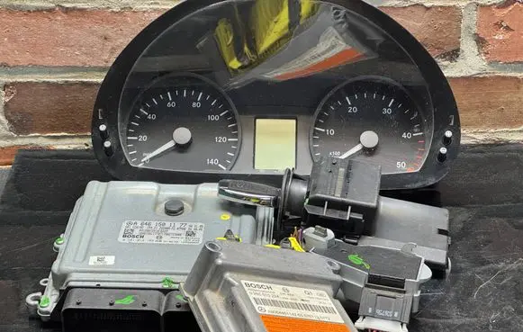 Engine ECU kit and lock set