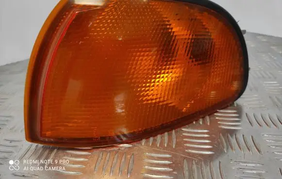 Mitsubishi Space Gear Front indicator light 21087053