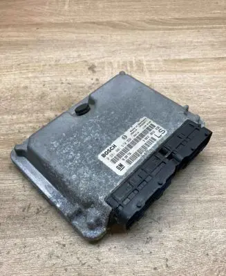 Opel Astra H Engine control unit/module ECU 90589736 0281001670