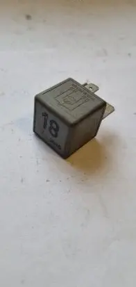 Volkswagen PASSAT B3 Other relay 191937503 V23134J52X228