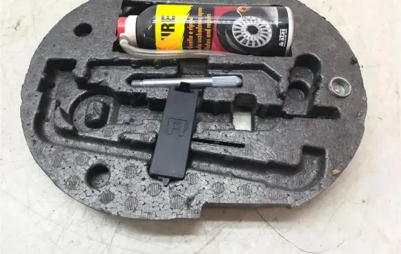 Citroen C4 Grand Picasso Tool set 9681017380