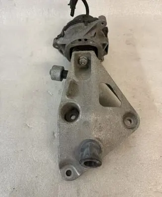 BMW 4 F36 Gran coupe Engine mount bracket 2211678861503 678766302