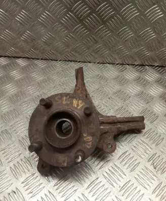 Nissan Sunny Front wheel hub