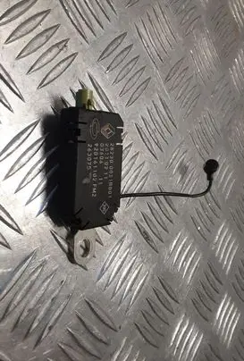 Renault Latitude (L70) Aerial antenna amplifier 282300021R