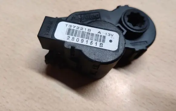 Renault Kadjar Air flap motor/actuator 2809151B