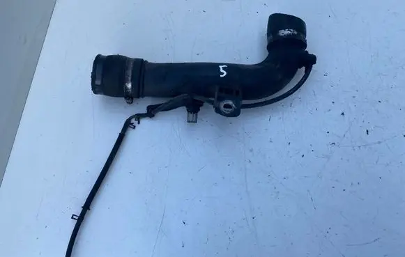 Toyota Avensis T250 Intercooler hose/pipe 173620R011