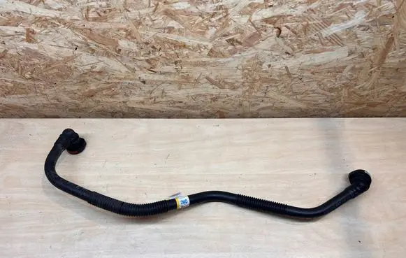 Engine coolant pipe/hose