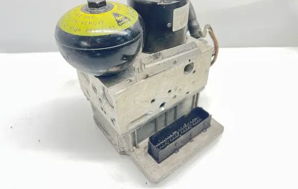 Mercedes-Benz E W211 ABS Pump 0265250098 A0054318112