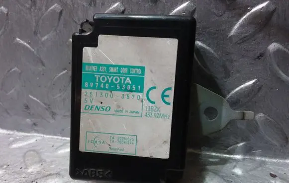 Lexus IS 220D-250-350 Door central lock control unit/module 8974053051 2513003870