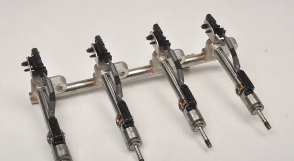 Volvo XC60 Fuel main line pipe P31478396