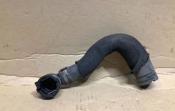Land Rover Range Rover Sport L320 Engine coolant pipe/hose 