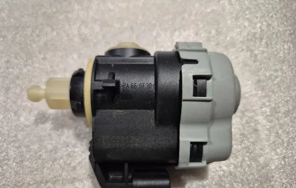 Peugeot 508 Headlight level adjustment motor 1608399580