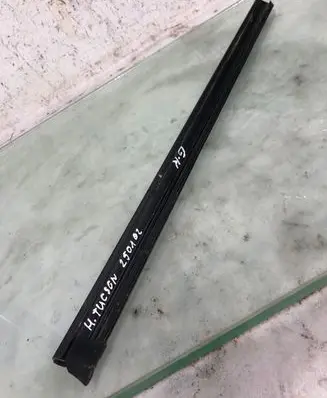 Hyundai Tucson IV NX4 Rubber seal rear door window/glass 