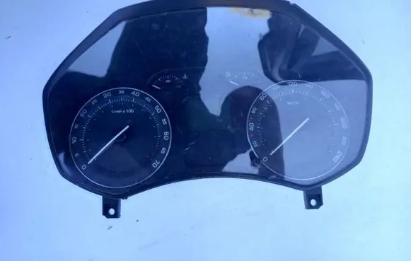 Skoda Octavia Mk2 (1Z) Speedometer (instrument cluster) 1Z0920810B V3560416 8K27Z0E2889516
