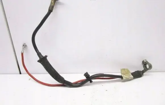 Skoda Octavia Mk2 (1Z) Positive cable (battery) 
