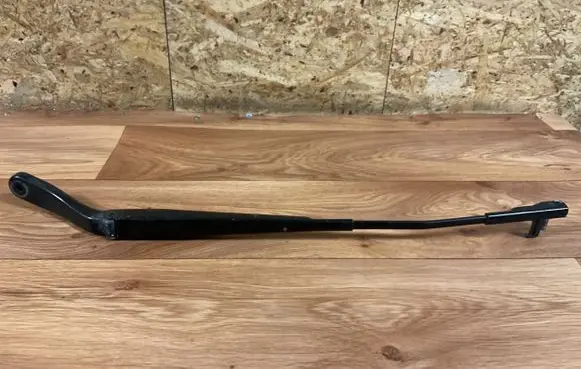 Mazda 3 I Front wiper blade arm BP4KD
