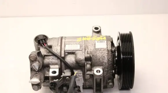 Renault Megane III Air conditioning (A/C) compressor (pump) 8200939386