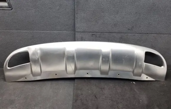Front bumper lip