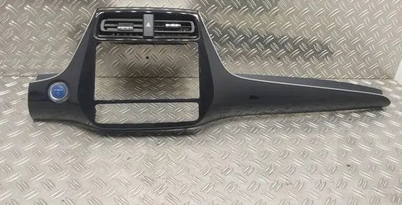 Toyota Prius (XW50) Dash center air vent grill 5547447210