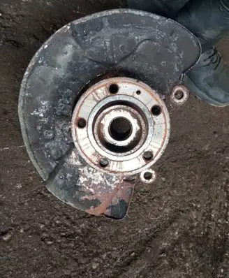 Volvo XC90 Front wheel hub 31277205