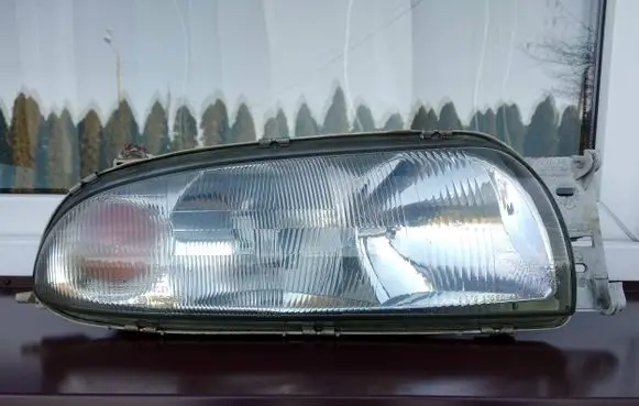 Ford Fiesta Headlight/headlamp 1305235251