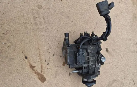 Volkswagen Bora Fuel injection high pressure pump 2464463336
