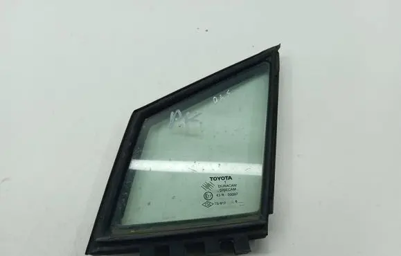 Toyota Corolla Verso AR10 Front triangle window/glass 43R00097