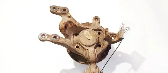 Hyundai i30 Rear wheel hub 