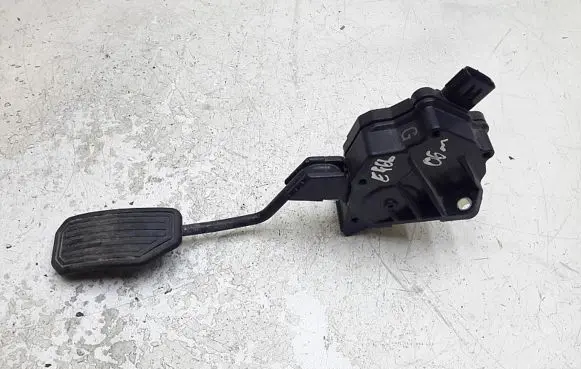 Toyota RAV 4 (XA30) Accelerator throttle pedal