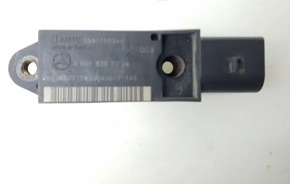 Mercedes-Benz CLS C219 Airbag deployment crash/impact sensor A0028202726