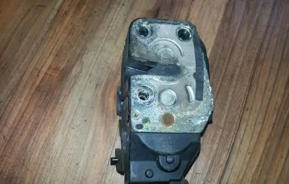 Mazda 626 Rear door lock