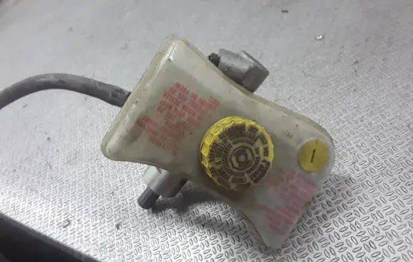 Audi A4 S4 B6 8E 8H Master brake cylinder